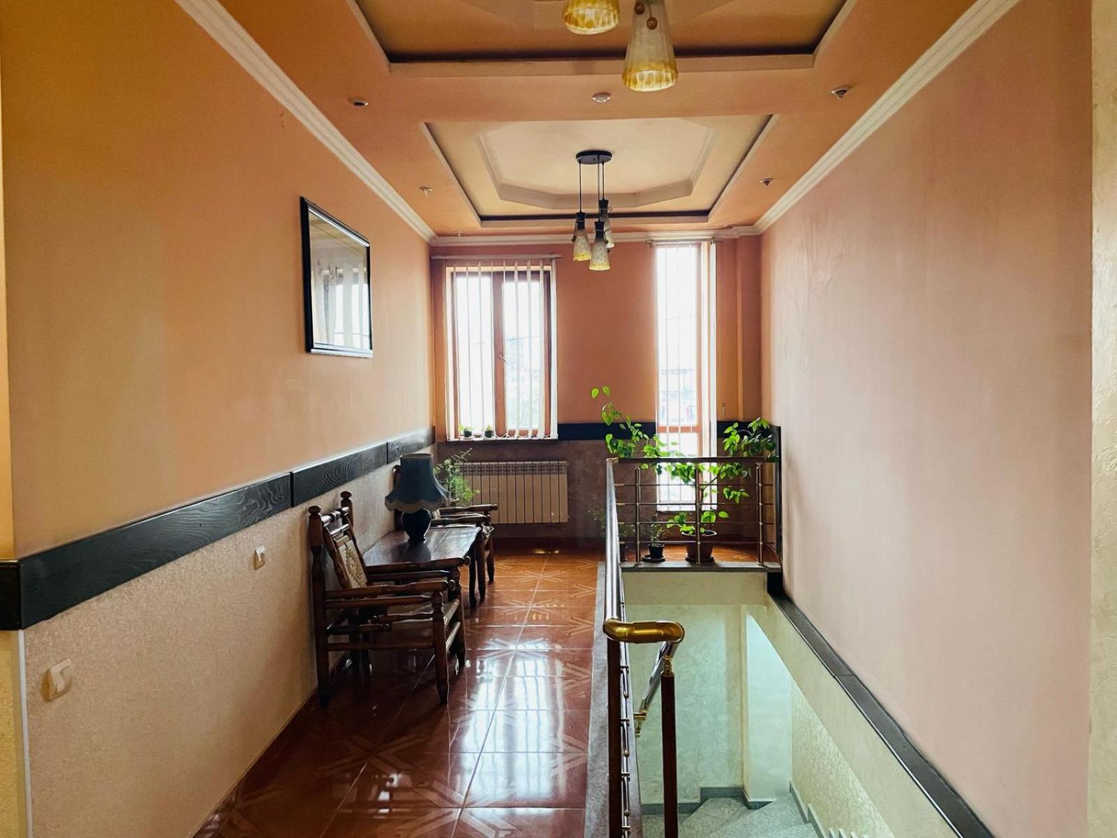 Aero Hotel Tour Armenia P'arak'ar エクステリア 写真